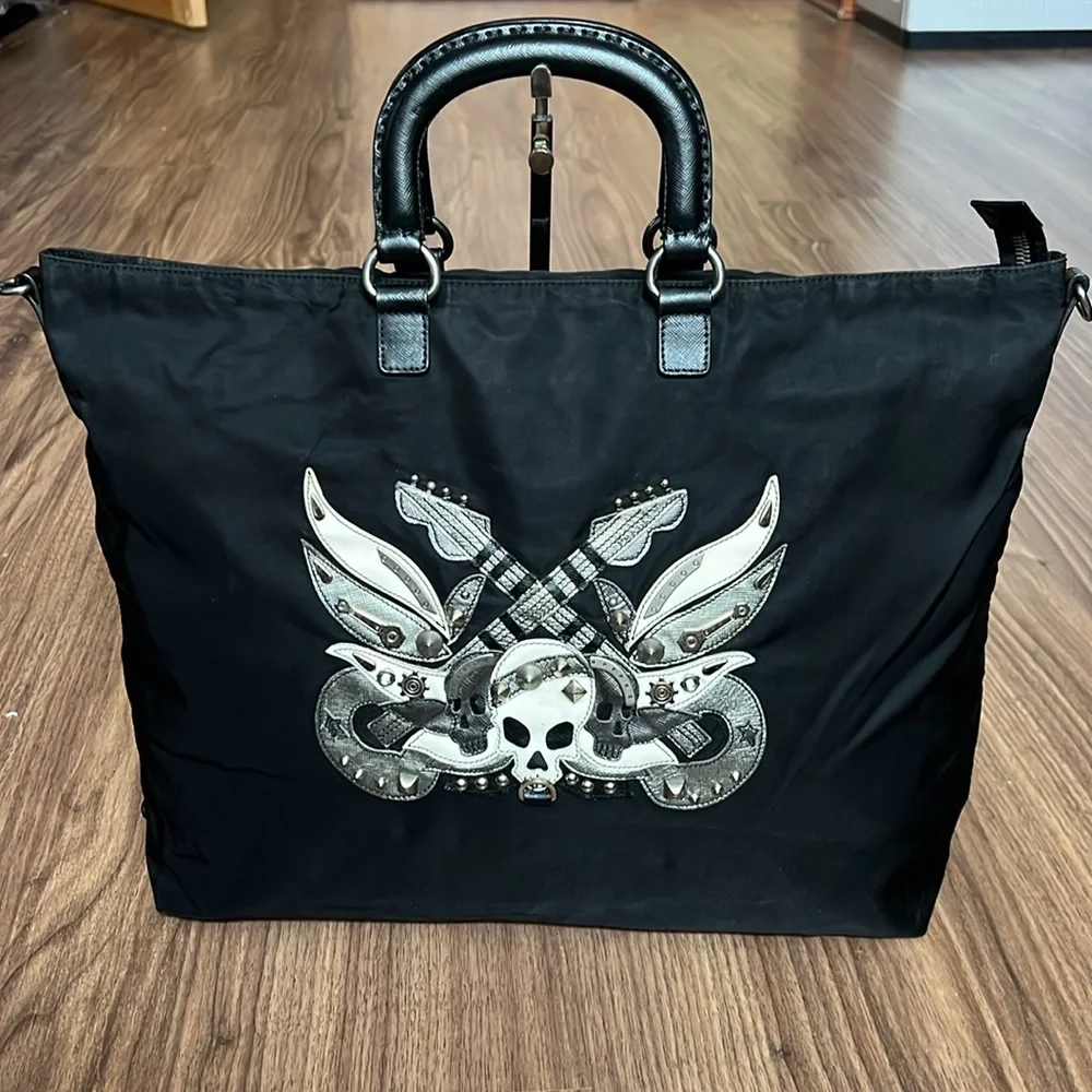 A220 - 💯 % authentic Prada tote bag - Picture 2 of 16